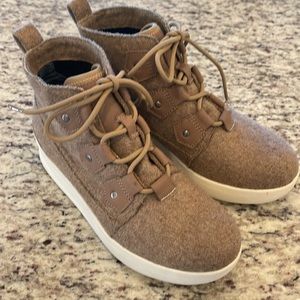 OTBT Defend Booties Size 6